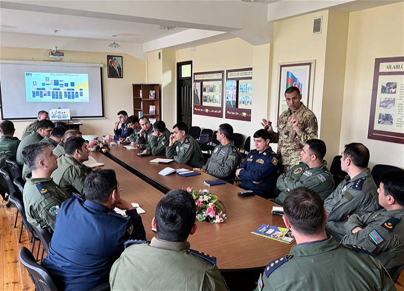 НАТО проводит курс в Баку